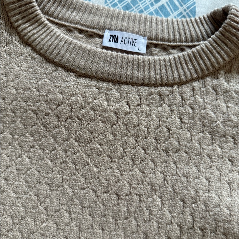 ZYIA Textured Tan Sweater - Picture 3 of 5